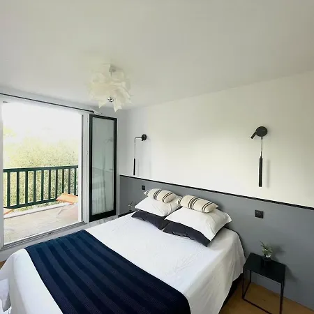 Marion Large House With Pool 10p Holiday home Biarritz